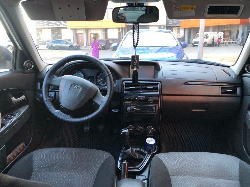 Приора 2015 года полный Люкс