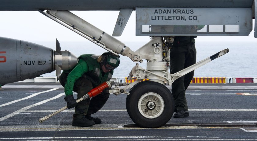 Электромагнитная катапульта для авианосцев