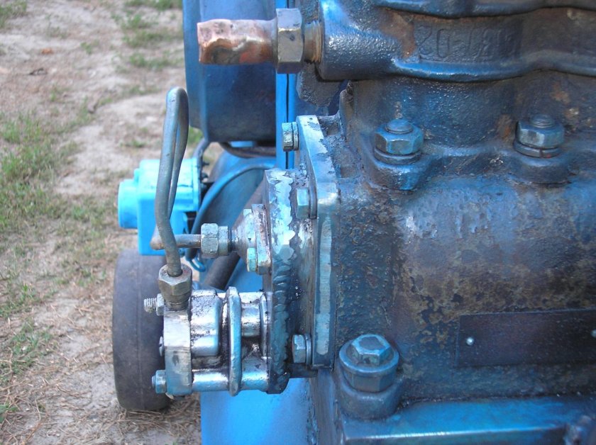 Масляный насос для смазки компрессора ЗИЛ 130