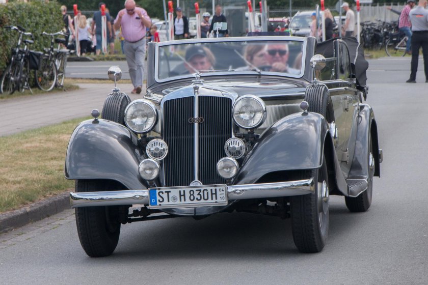 Horch 830