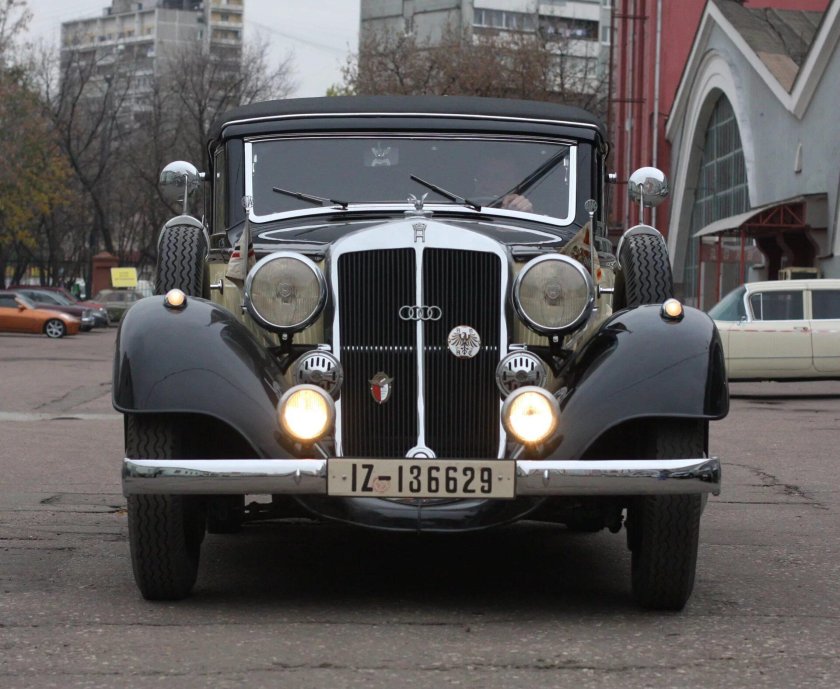 Автомобиль Хорьх 830