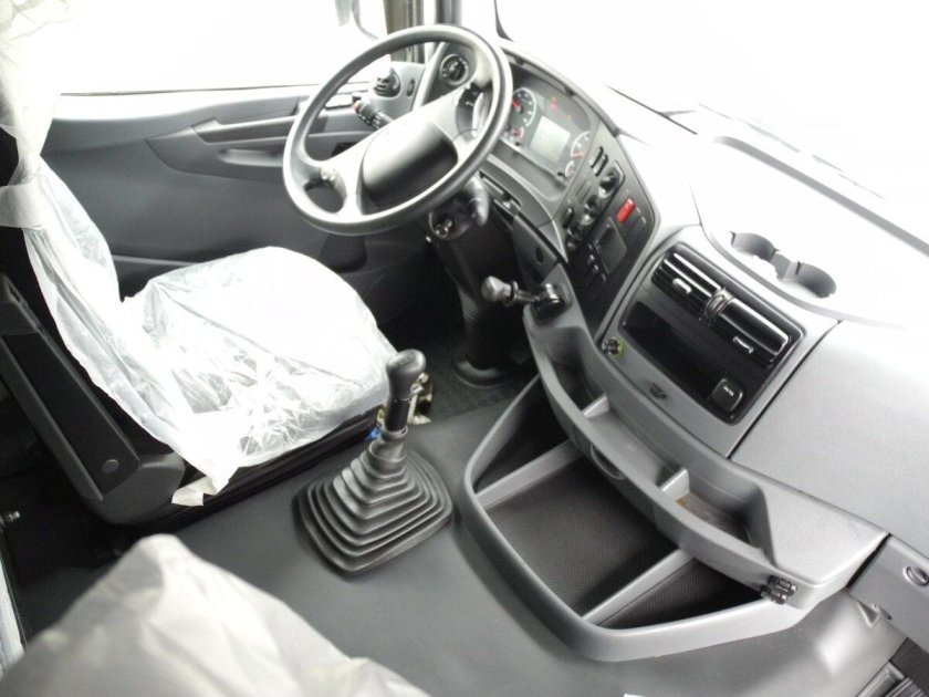 КАМАЗ 5490 Нео салон