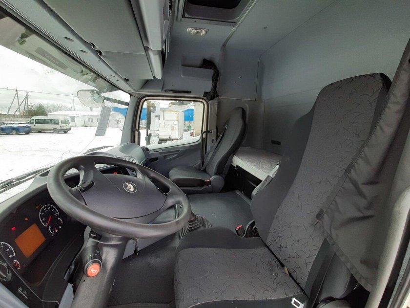 КАМАЗ 5490 Нео в кабине