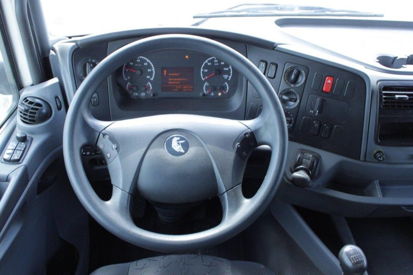 Тягач КАМАЗ 5490 салон