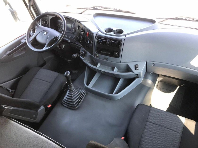 КАМАЗ 5490-s5 салон