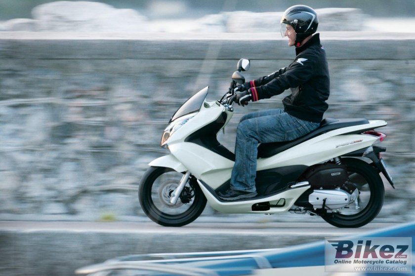 Скутер Honda PCX 125