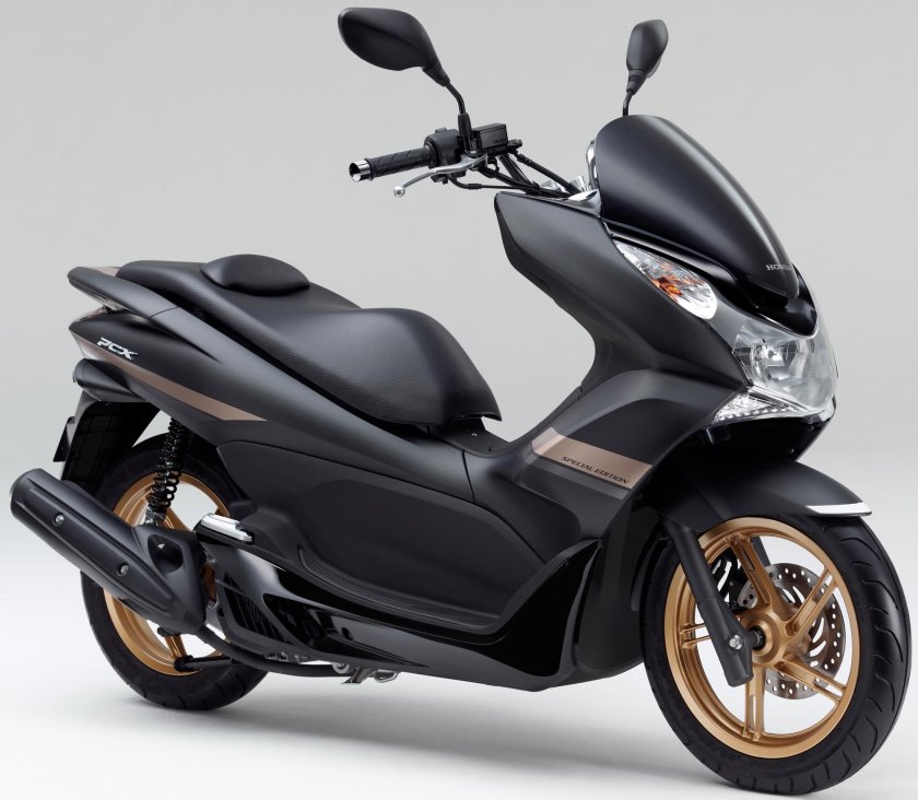 Honda PCX скутер