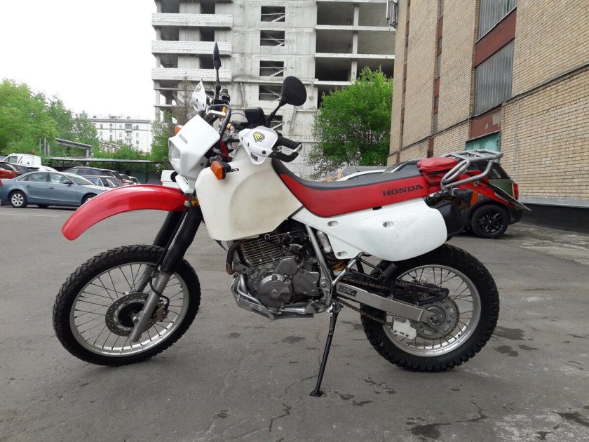 Хонда XR 650 L белая