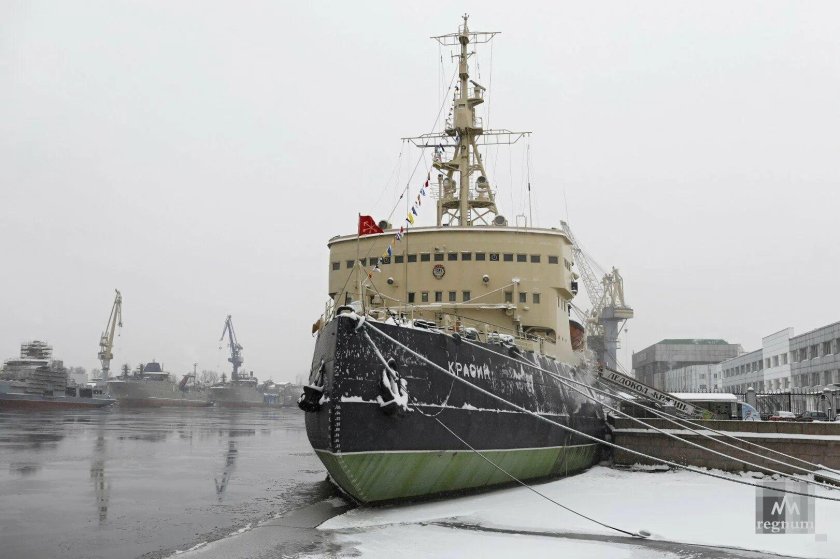 Красин ледокол, 1976