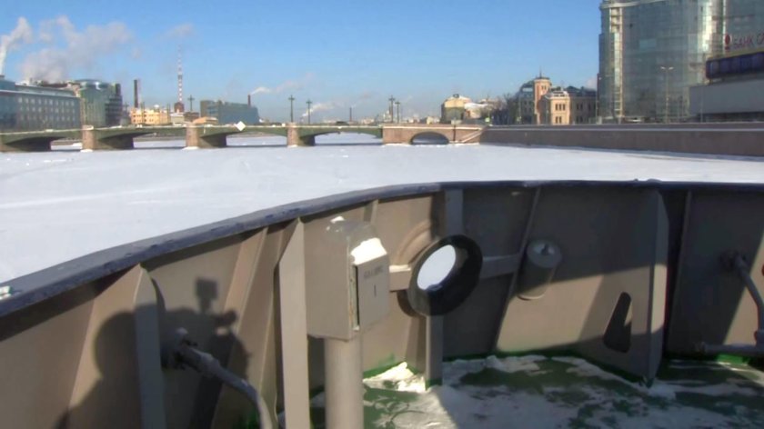 Ледокол Невская застава вне воды