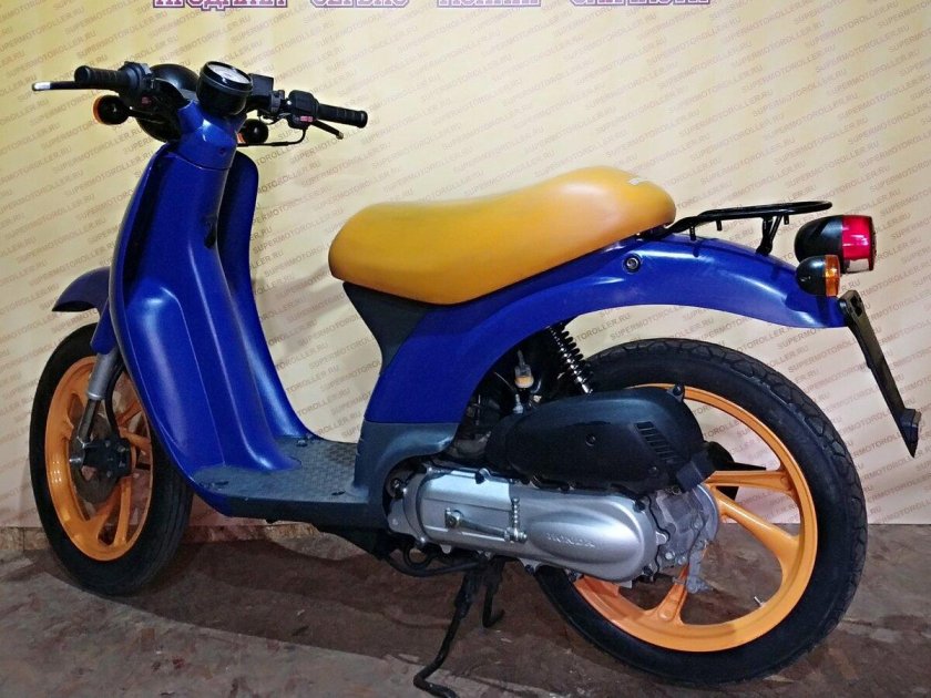 Honda via 50