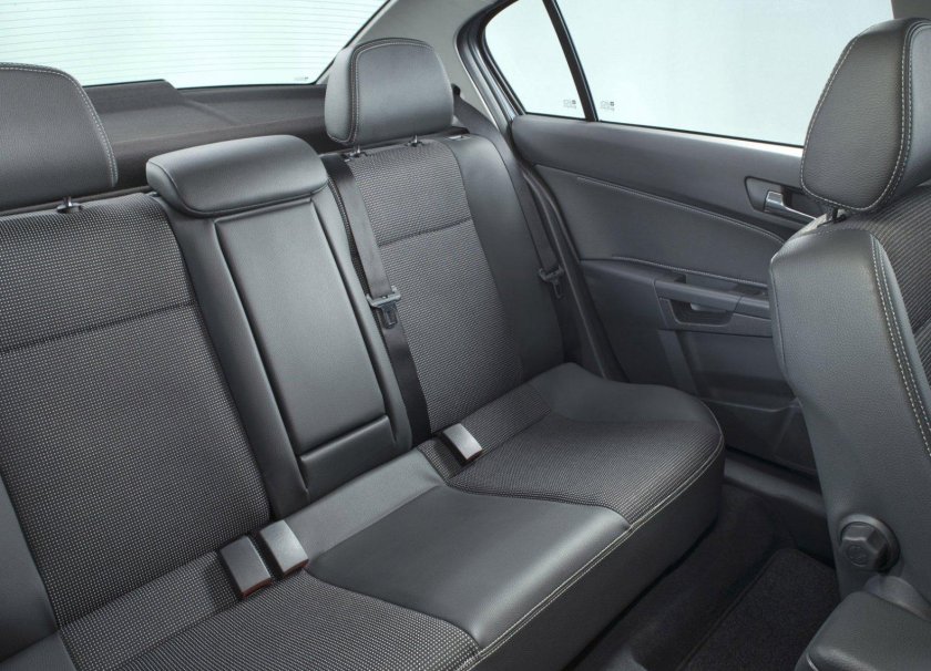 Опель Астра 2007 салон сзади