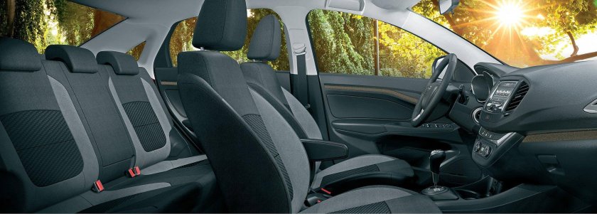 Лада Веста салон