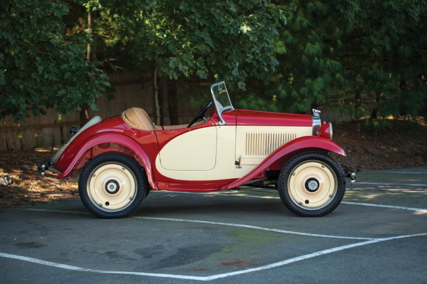 Ретро автомобиль