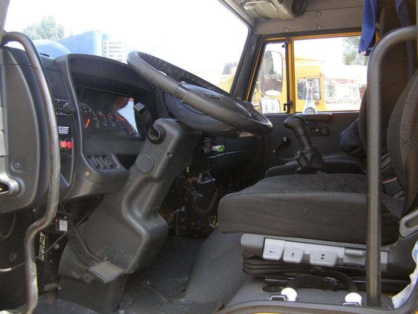 КАМАЗ 4308 макси кабина салон