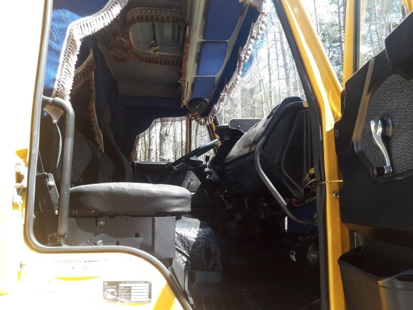 КАМАЗ 4308 макси кабина салон