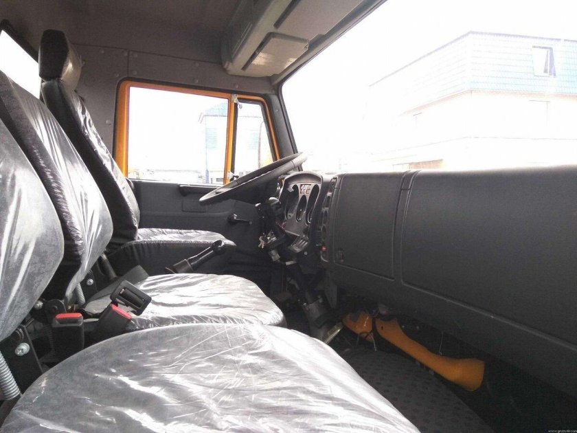 KAMAZ-4308-69