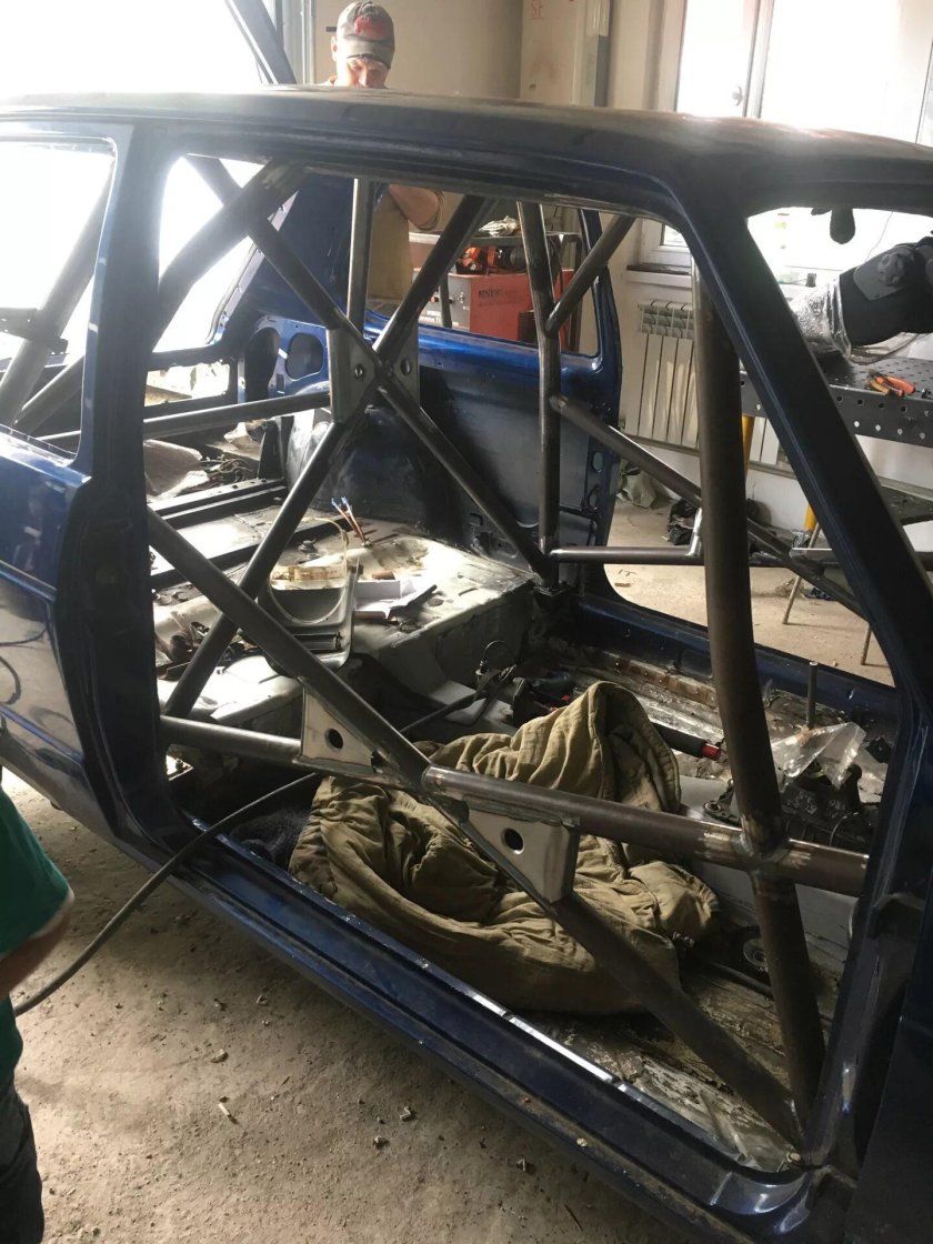 Каркас безопасности Golf mk4