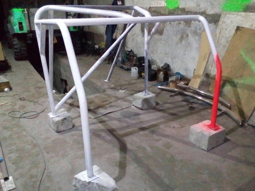 Т-25а с каркасом безопасности