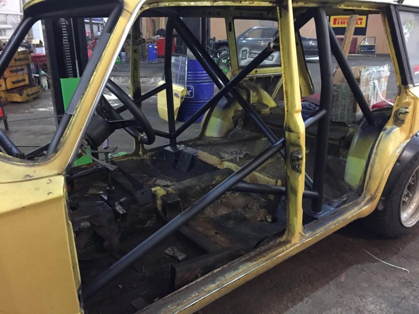 Каркас безопасности ВАЗ 2102