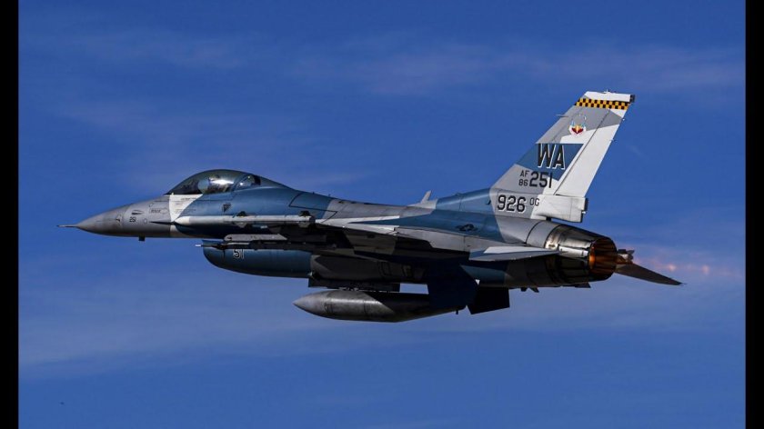 General Dynamics f-16cm Fighting Falcon