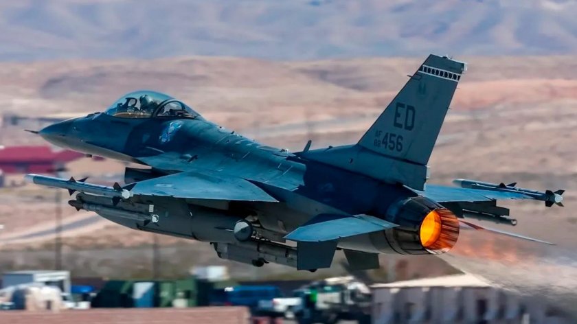 General Dynamics f-16cg Fighting Falcon