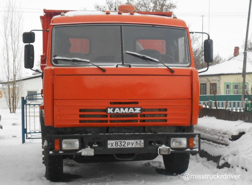 КАМАЗ С досками 150 на 150