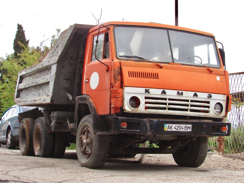 Грузовой самосвал КАМАЗ 55111