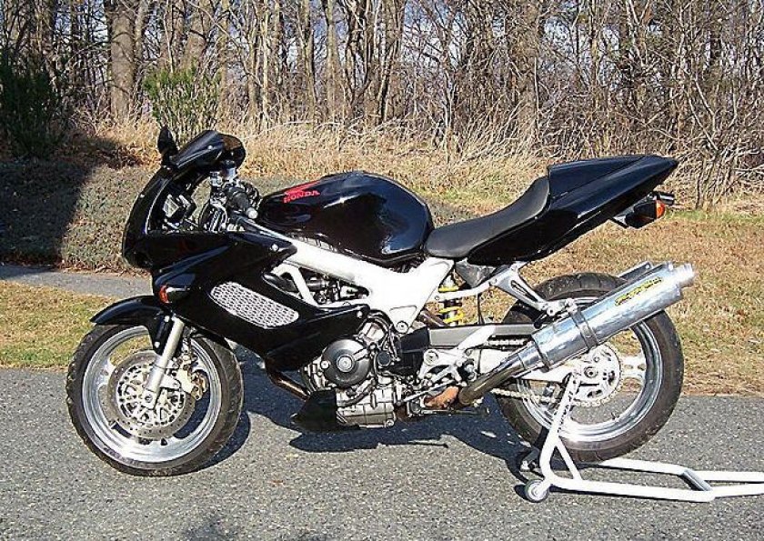 Плуг на Honda vtr1000f