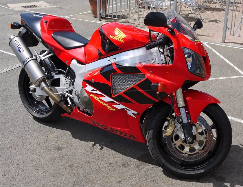 Хонда vtr1000f