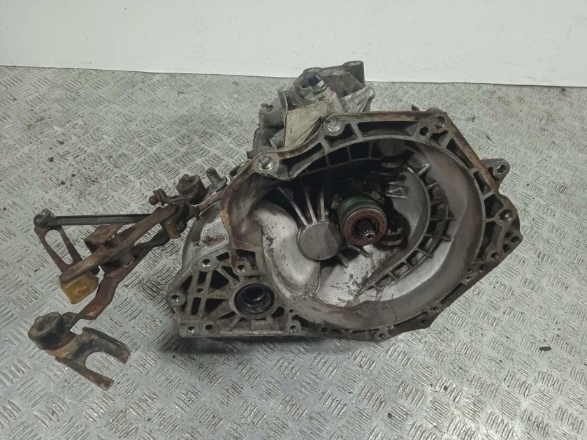 Коробка механика Опель Астра h 1.9