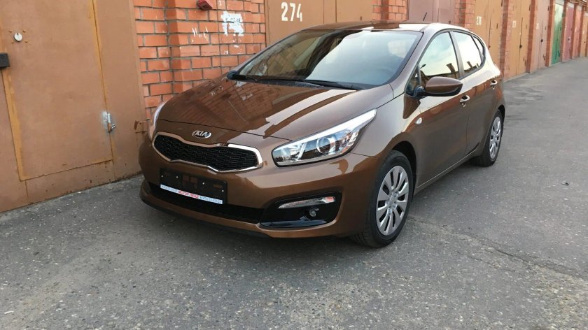 Kia Ceed 2016 хэтчбек коричневая