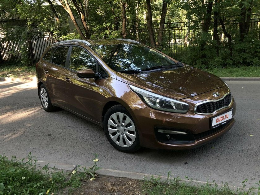 Киа СИД 2016 коричневая