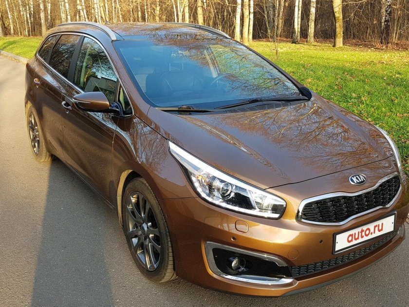 Киа СИД 2016 коричневая