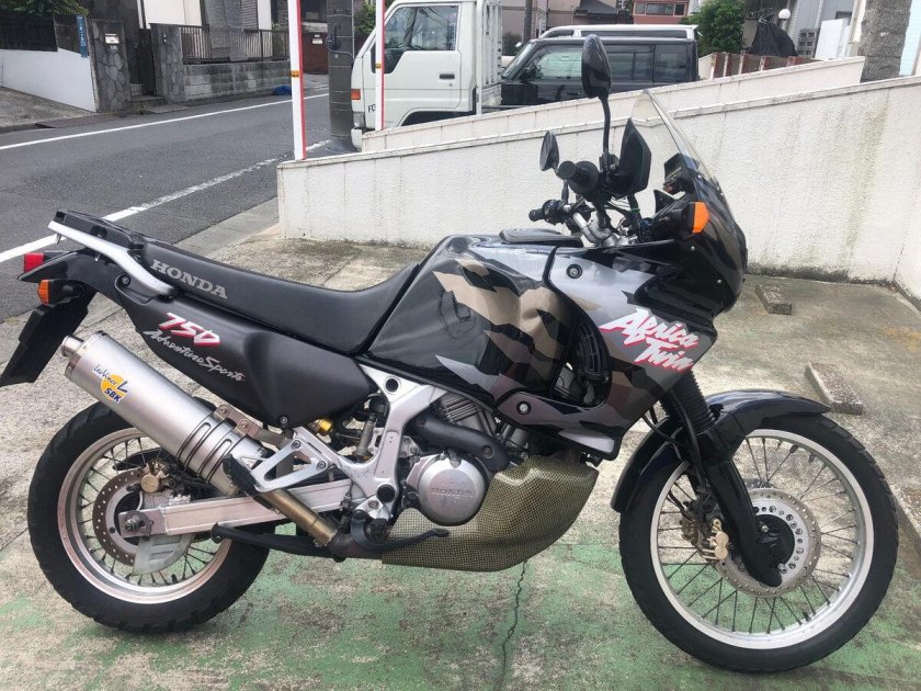 Honda XRV 750 Africa Twin rd04
