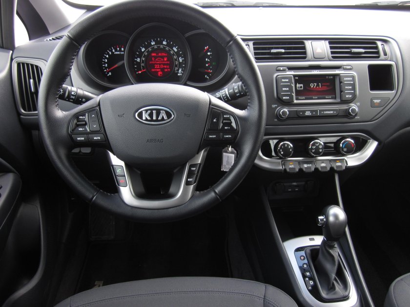 Кия Рио 2012 комплектация Люкс