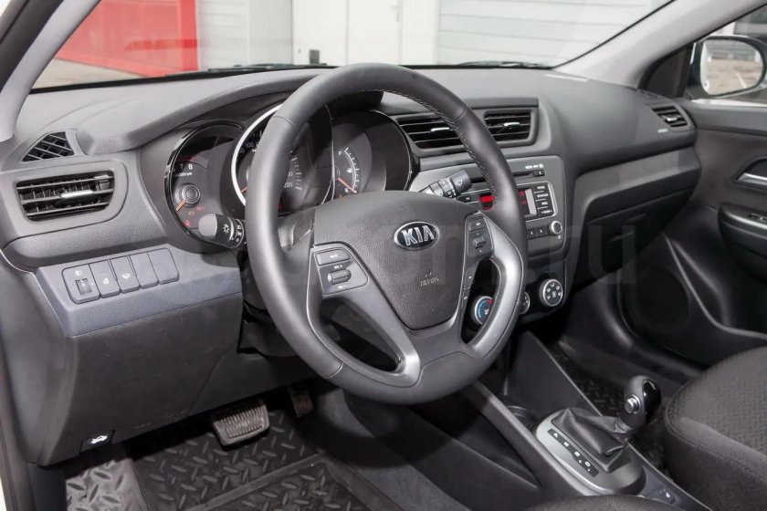 Kia Rio IV 1.6 at Luxe