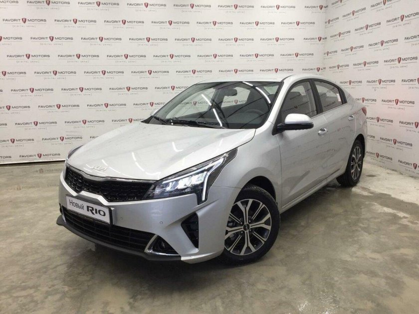 Киа Рио 2022 серебристый