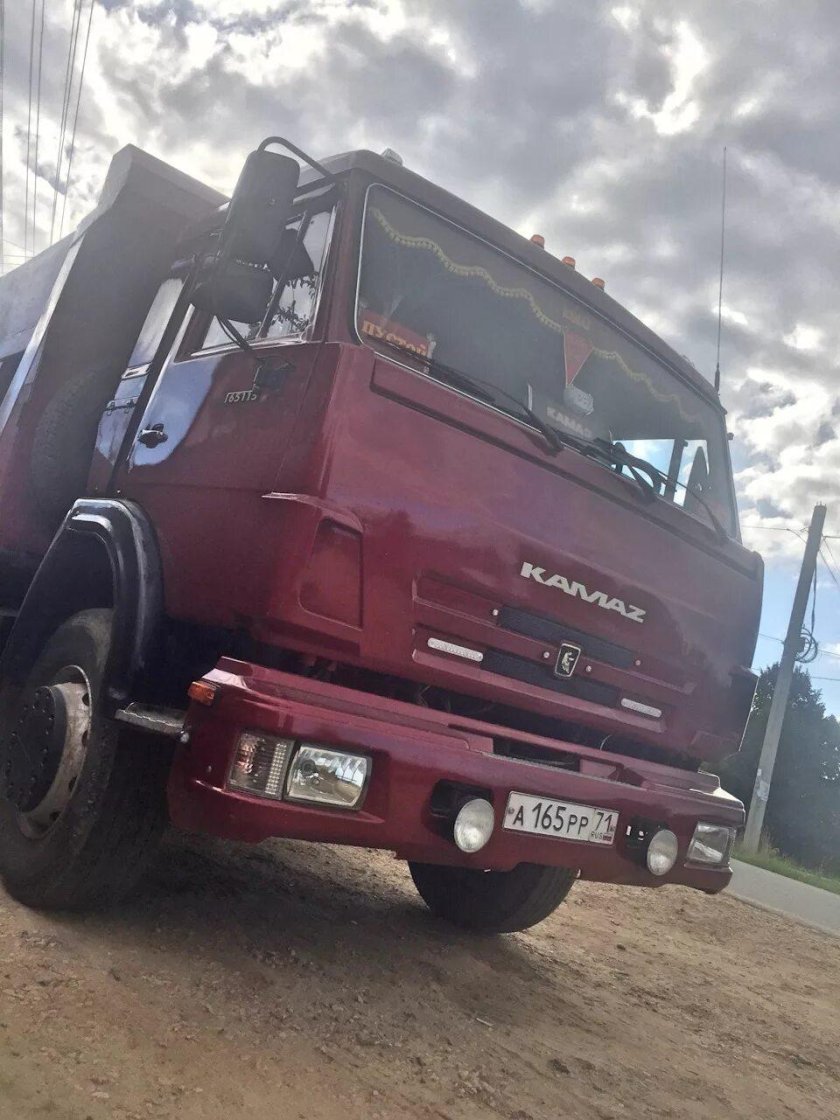 КАМАЗ 65115 вишневый