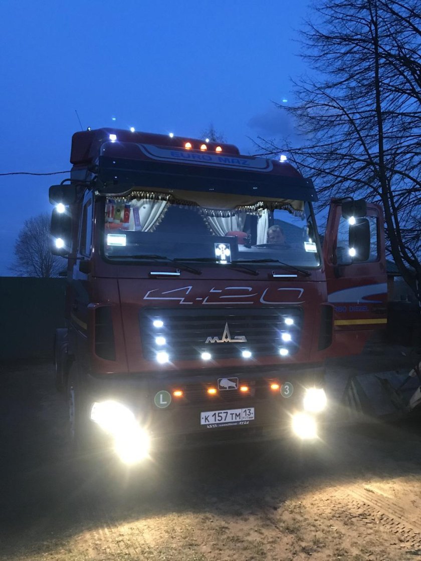 Фара МАЗ 5440