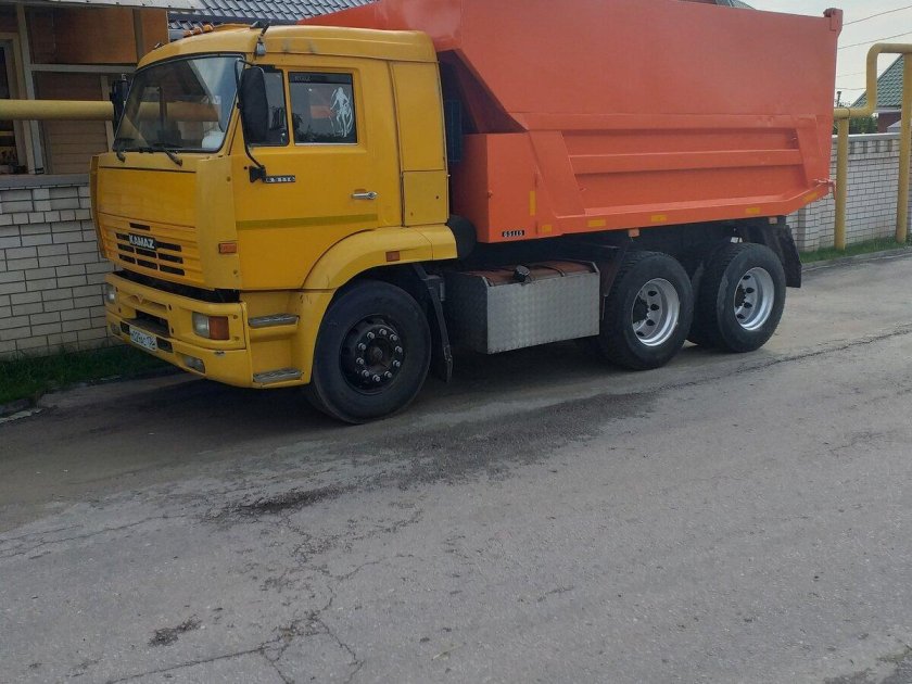 КАМАЗ 65115 самосвал желтый