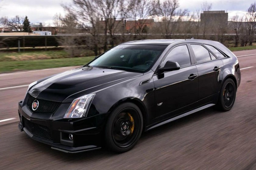 Кадиллак CTS универсал