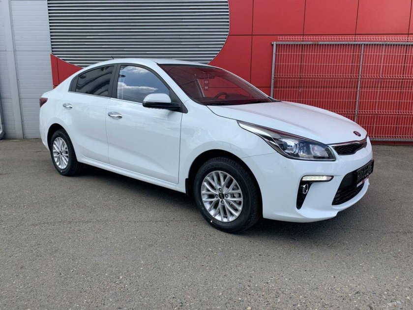 Kia Rio 2020 белый