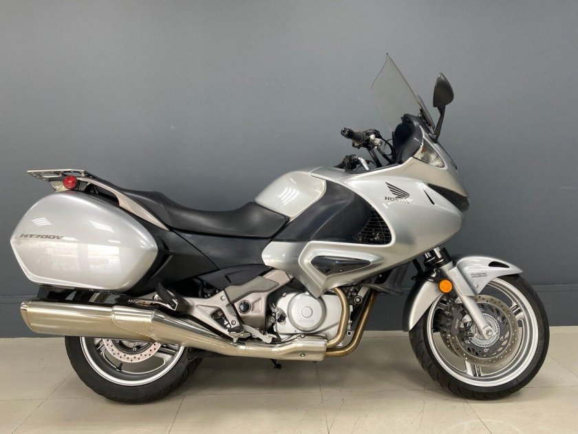 Honda nt700