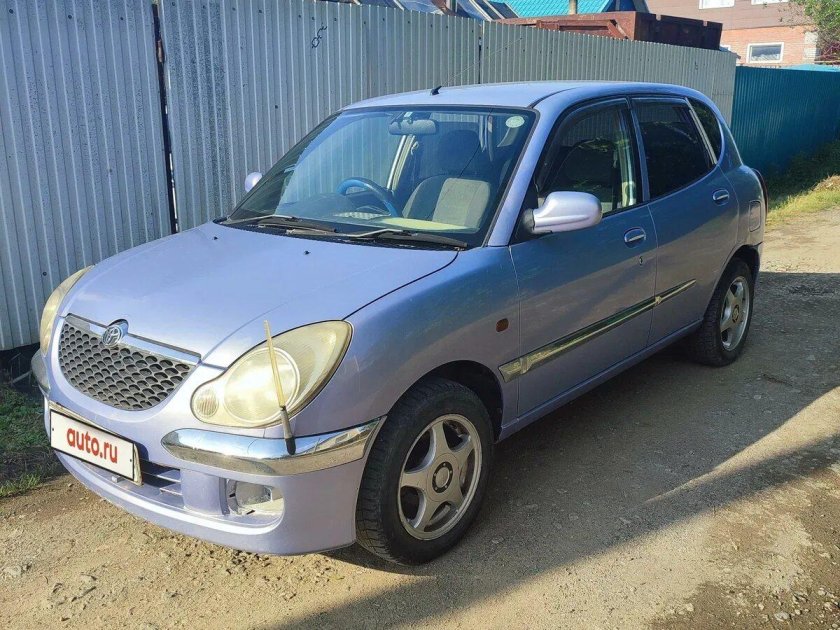 Тойота дуэт 2003