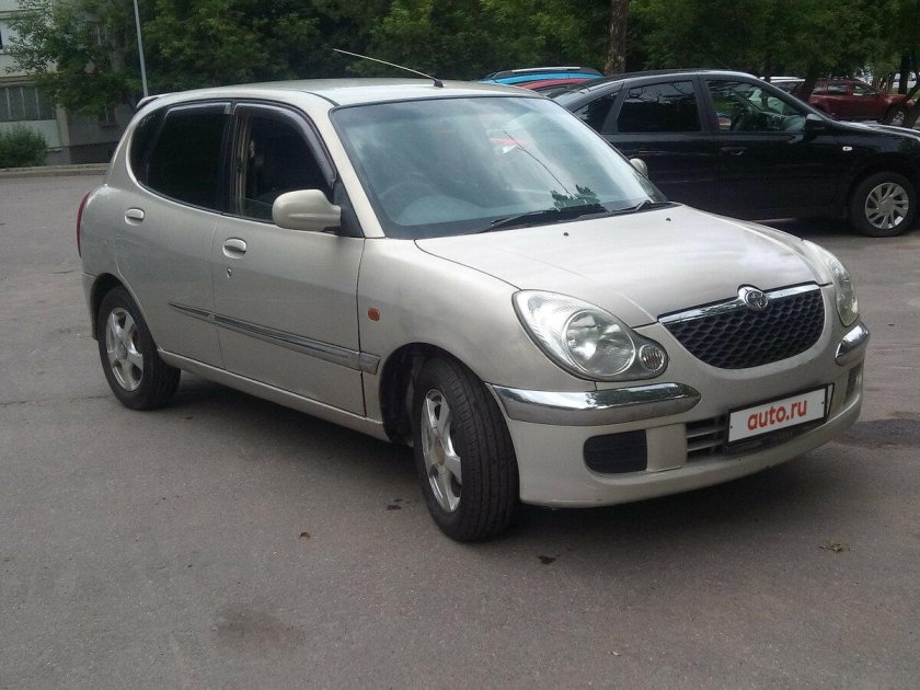Тойота дуэт 2002
