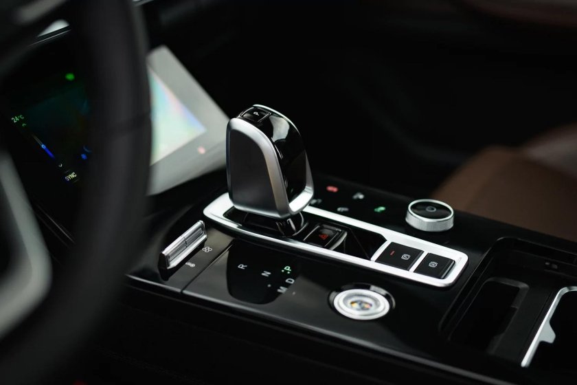 Chery Tiggo 8 Pro Центральная консоль