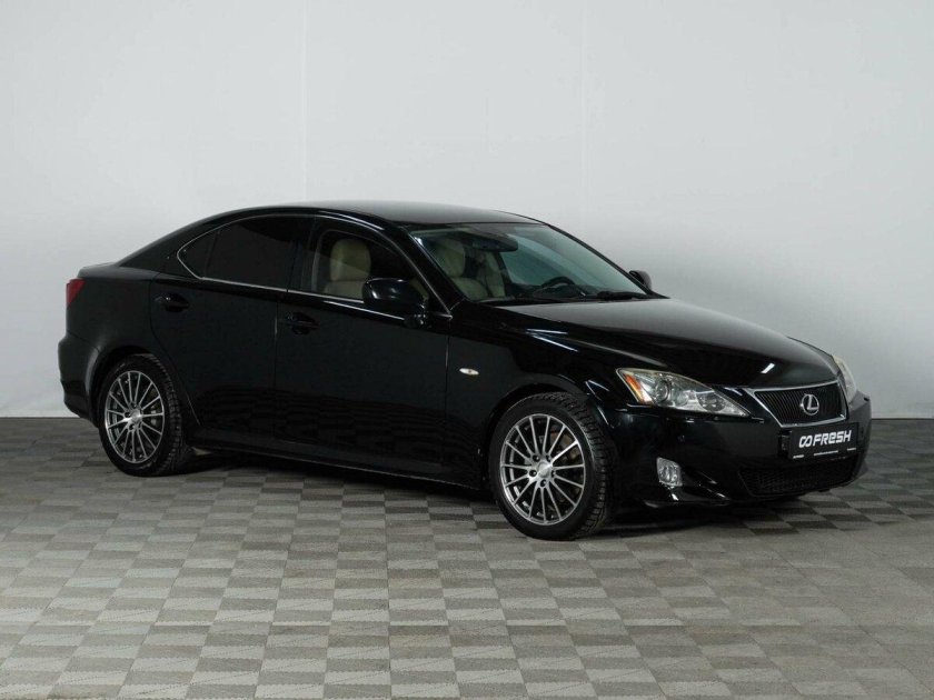 Lexus is 250 2007 сзади