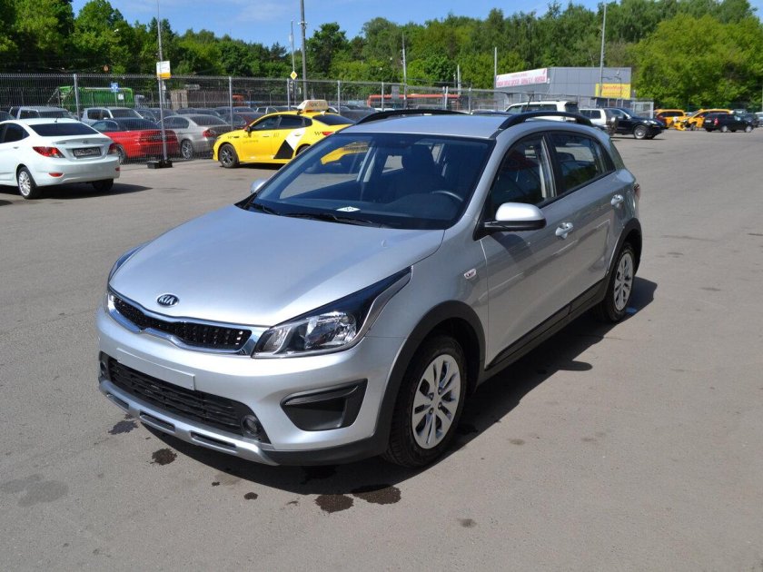 Kia Rio x-line серебристая