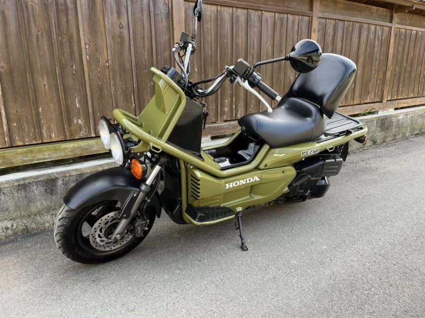 Honda big Ruckus ps250